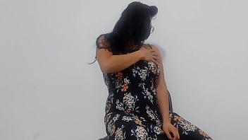 Woman dancing showing her ass and tits very good