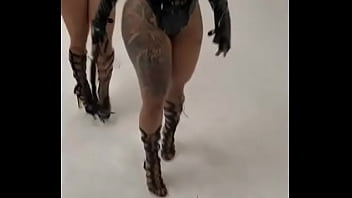 Las nalgas gemelas quieren castigo xpaja