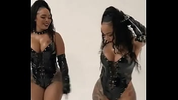 Las nalgas gemelas quieren castigo xpaja