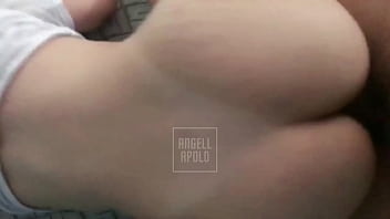 Meu pai saiu de casa e eu fodi minha meia irma novinha e gozei dentro dela