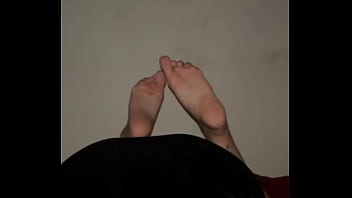 Muslim hijab arab girl’s feet close up – toes soles barefoot tease in pov foot joi