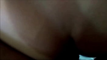 Casada chegou com o cu todo arregaçado após fazer sexo anal com macho dotado