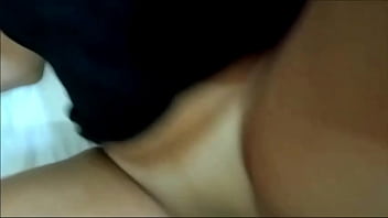 Casada chegou com o cu todo arregaçado após fazer sexo anal com macho dotado