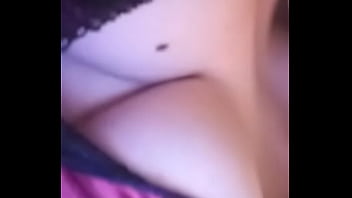 Große brüste präsentieren nur für dich