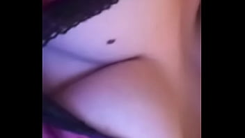 Große brüste präsentieren nur für dich