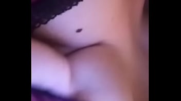 Große brüste präsentieren nur für dich