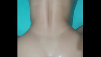 A vizinha casada me visitou sozinha