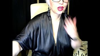 Aimee hot milf aka aimeeparadise sit in the chair bitch and fuck yourself with a dildo