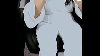 Mujer secretaria muestra sus uñas