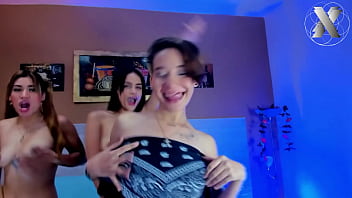 Horny lesbians twerk and end up licking their pussies
