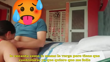 Esposo manda a su esposa con traje de enfermera puta para que sea cachada por su amigo