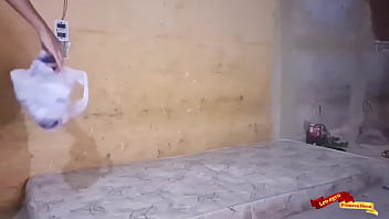 Botando big dildo revisando no cu da novinha da favela