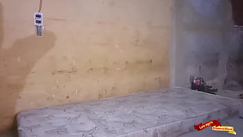 Botando big dildo revisando no cu da novinha da favela