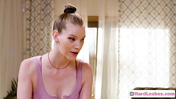 Cutie student revela her tits oin front of her college