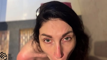 Blowjob in the shower and a real female orgasm