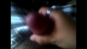 Masturbandome y derramando 4