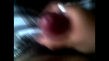 Masturbandome y derramando 4