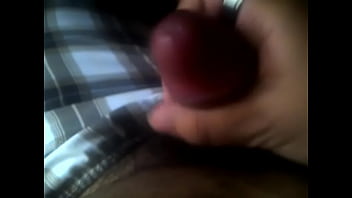 Masturbandome y derramando 4