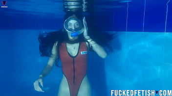 Skinny helen diving mask night pool