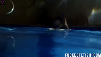 Skinny helen diving mask night pool