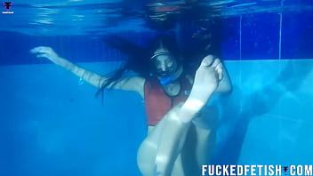 Skinny helen diving mask night pool Skinny helen diving mask night pool