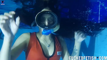 Skinny helen diving mask night pool