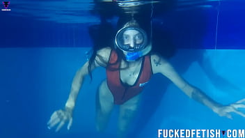 Skinny helen diving mask night pool