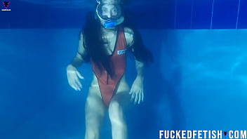 Skinny helen diving mask night pool