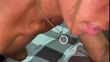 Esposa gostosa dando gostoso pra o amigo do seu marido dotado