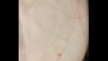 Mi hermanastra bien cachonda me pide que follemos en su casa y la llene de leche