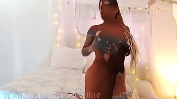 Morena con una pucha bien mojada