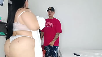 Mi Hermanastro Me Encuentra En Ropa Interior Fue Muy Excitante Porque Desde Hace Tiempo Deseo Que Me Meta Su Verga thumbnail