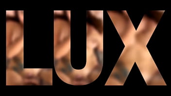 Mãos ao alto policial com bunda grande prende você nicole lux