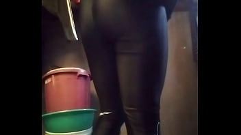 Mamacita En Licra Deportiva thumbnail