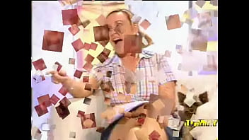 Spanish actress shows oops upskirt on tv