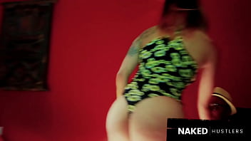 Sexy ass baddie has so much sex appeal and amazingly good pussy with a phat ass