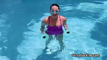 Lubed hottie blows dick outdoors