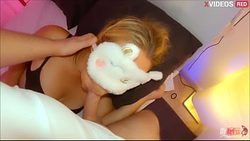 Boca llena de semen de rubia encantadora Boca llena de semen de rubia encantadora