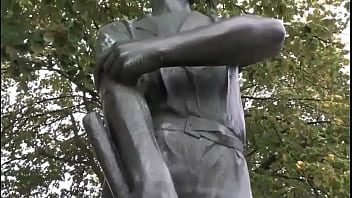 Look At The Size Of Those Hands thumbnail