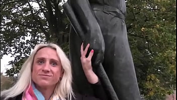 Look at the size of those hands