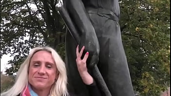 Look at the size of those hands