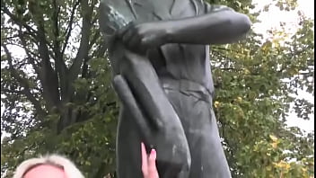 Look at the size of those hands