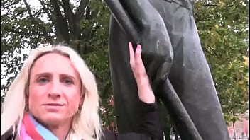 Look at the size of those hands