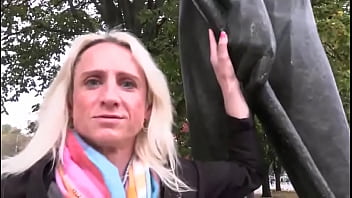 Look at the size of those hands