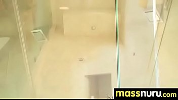 Amateur hookup gives happy ending massage 4