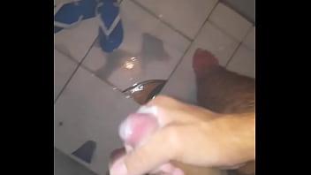 Gozando Gostoso Na Ducha Para Relaxar thumbnail