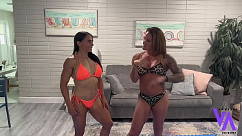 Strength vanessa arizona vs tapered physique