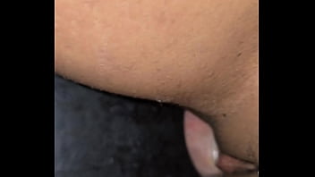 O cara atrás do gloryhole não deu conta tive que pedir para o meu marido me fazer gozar