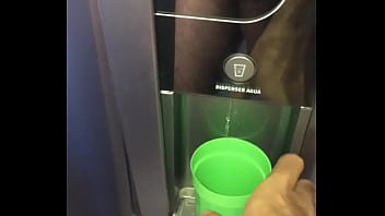 Caralhudo Bebe água Tbm thumbnail