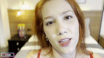 Ruivinha dando forte com o rabo